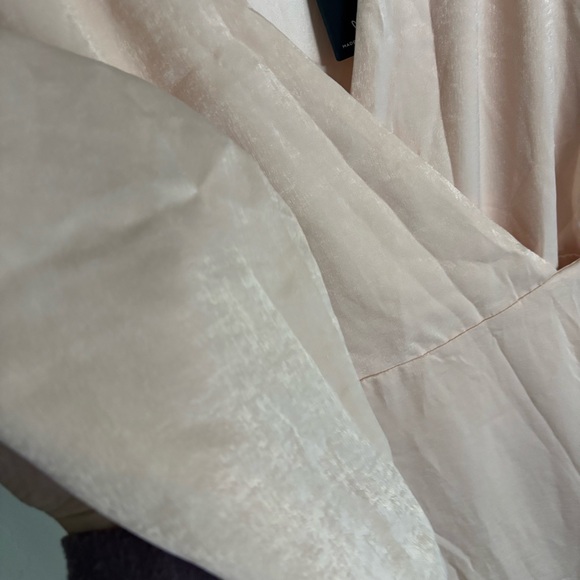 Lulu’s Endless Moments Light Peach Satin Long Sleeve Wrap Maxi Dress, Sz XL, NWT - Picture 8 of 12